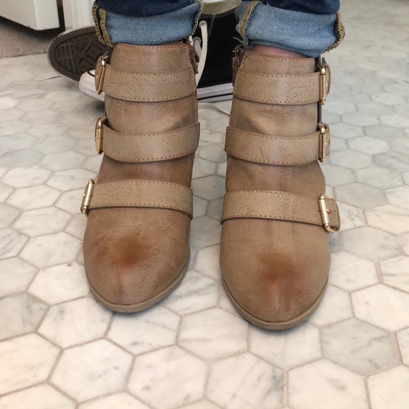 Super cute Express Booties - Picture 3 of 3